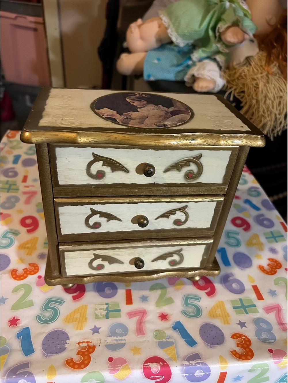 Vintage musical jewelry box
